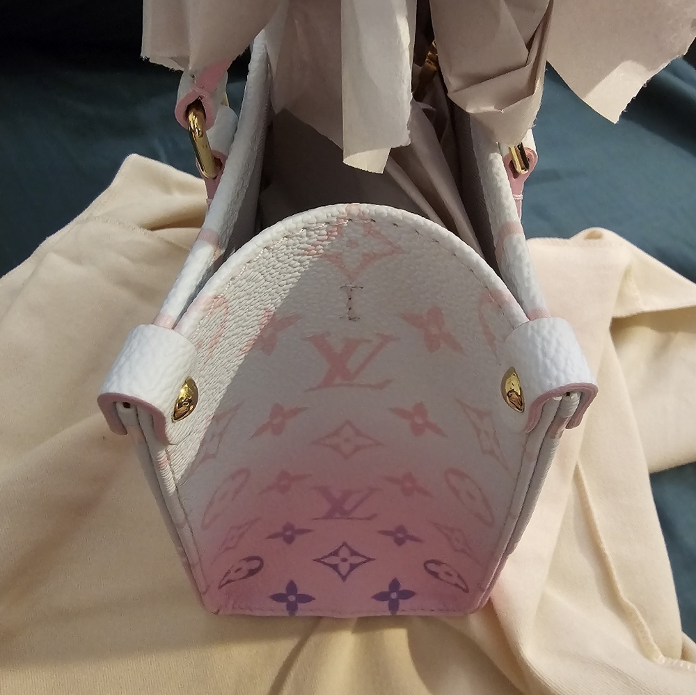 Louis Vuitton Sunrise Pastel OTG PM BNIB - Picture 3 of 13